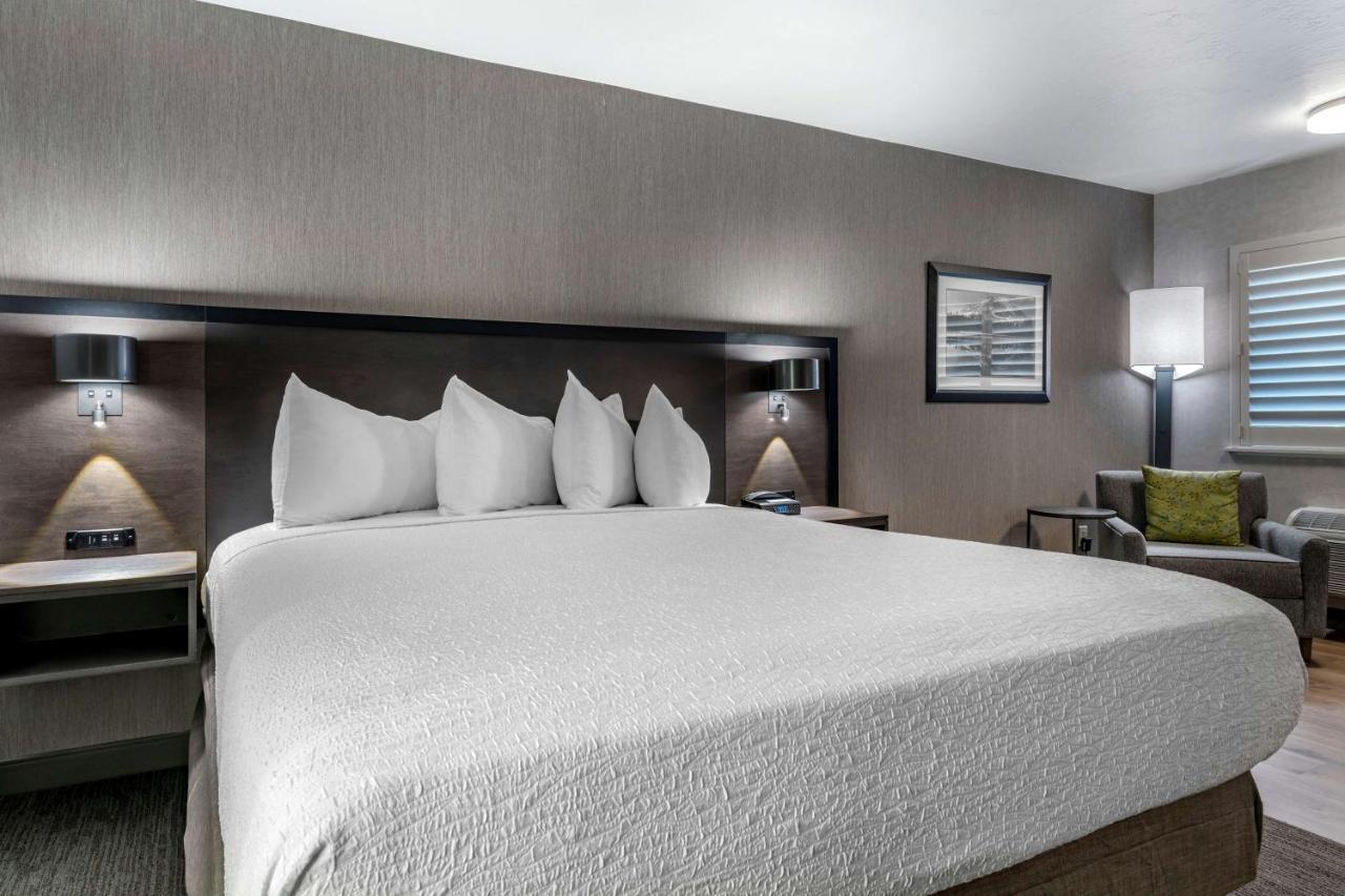 Best Western Plus Hilltop Inn Redding Exterior foto