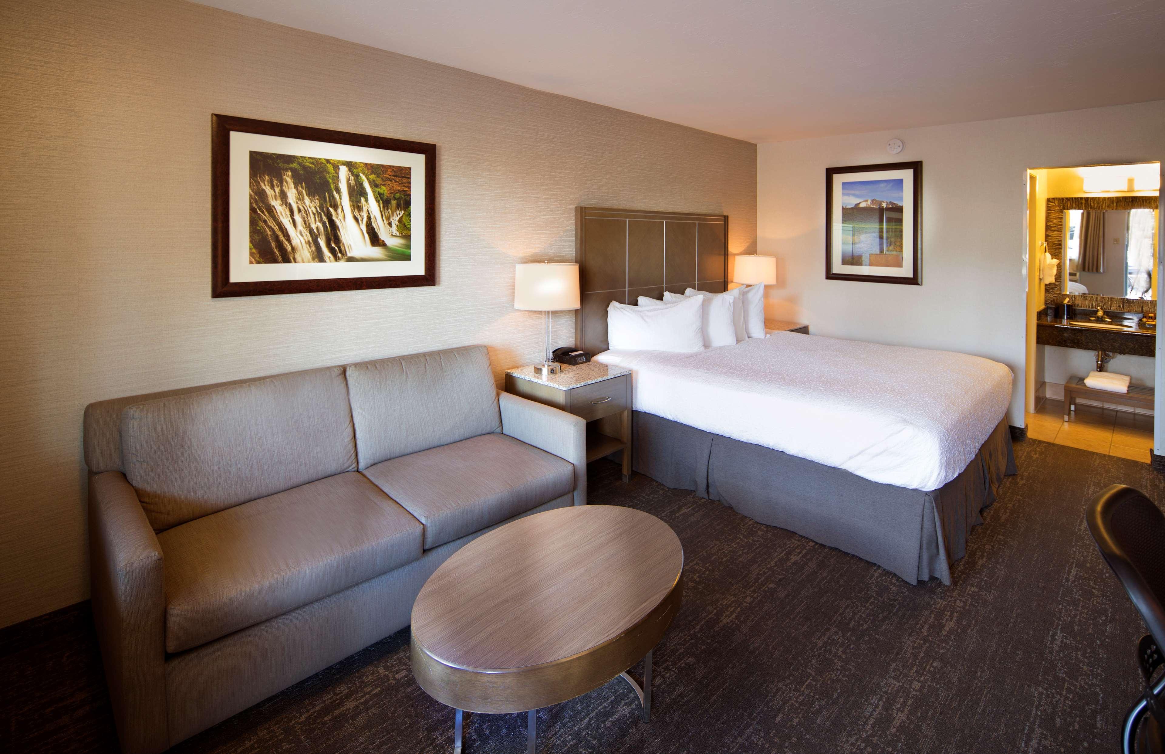 Best Western Plus Hilltop Inn Redding Exterior foto