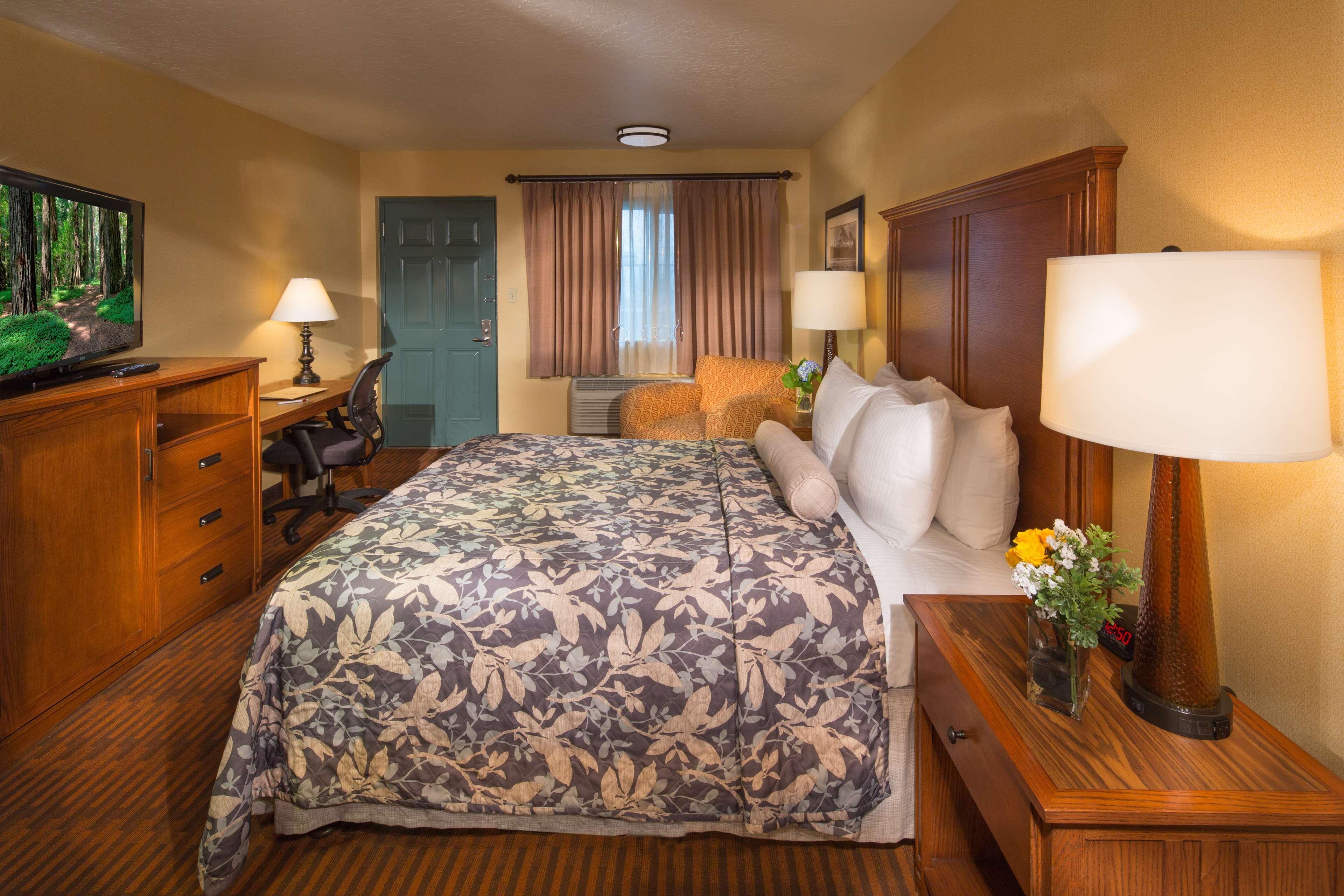 Best Western Plus Hilltop Inn Redding Exterior foto