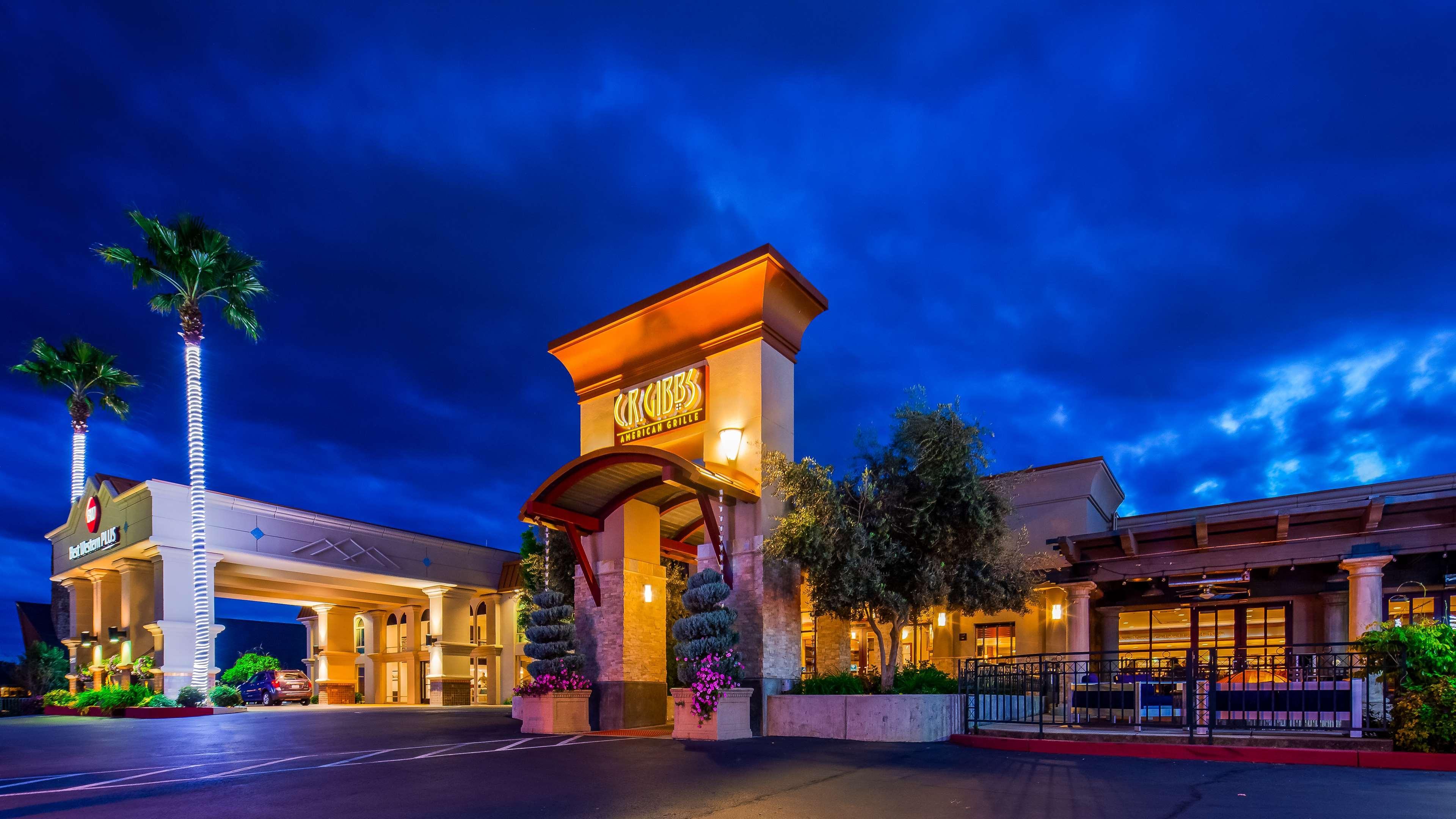 Best Western Plus Hilltop Inn Redding Exterior foto