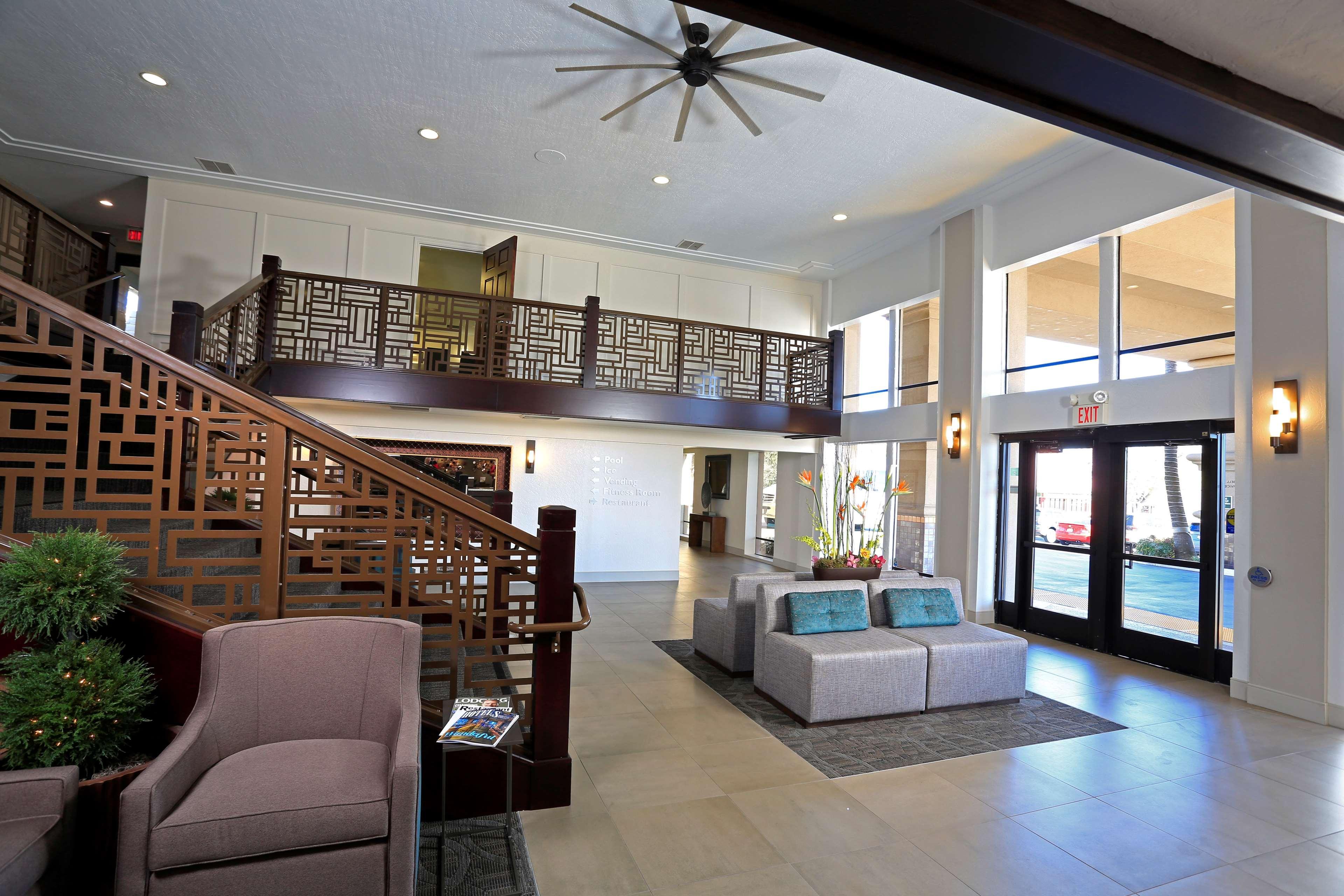 Best Western Plus Hilltop Inn Redding Exterior foto