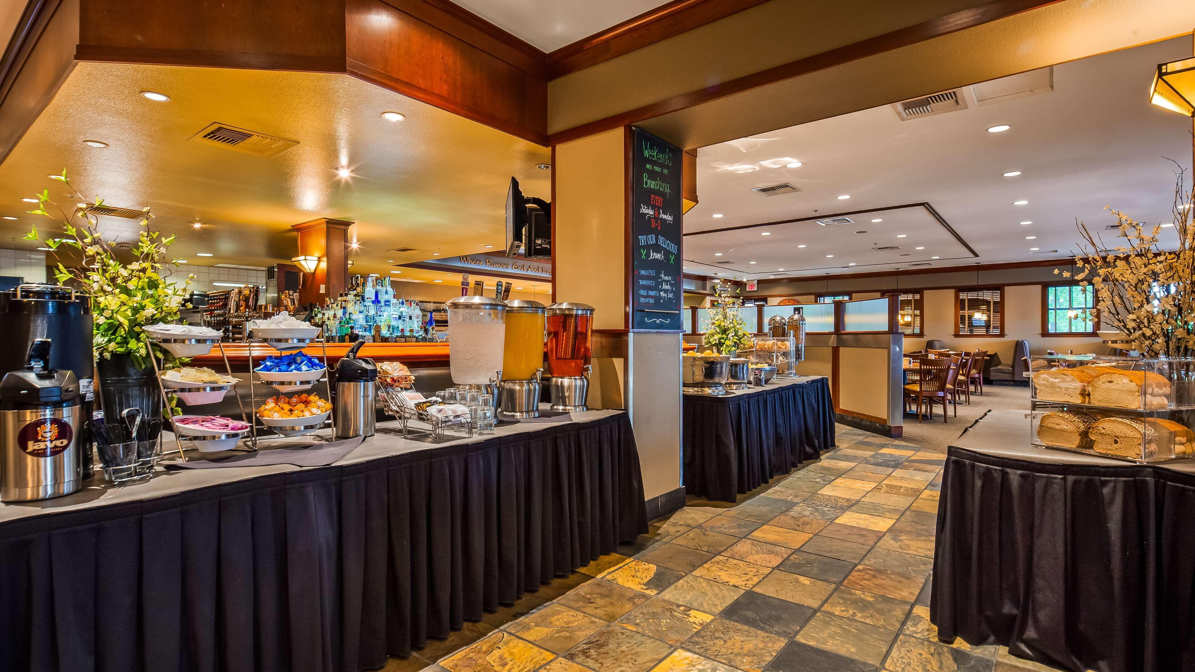 Best Western Plus Hilltop Inn Redding Exterior foto